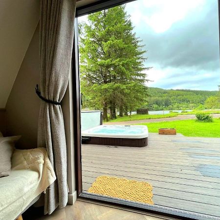 Bonnie Lodge-Lochside Location With Hot Tub Invergarry Exteriér fotografie