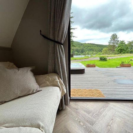 Bonnie Lodge-Lochside Location With Hot Tub Invergarry Exteriér fotografie