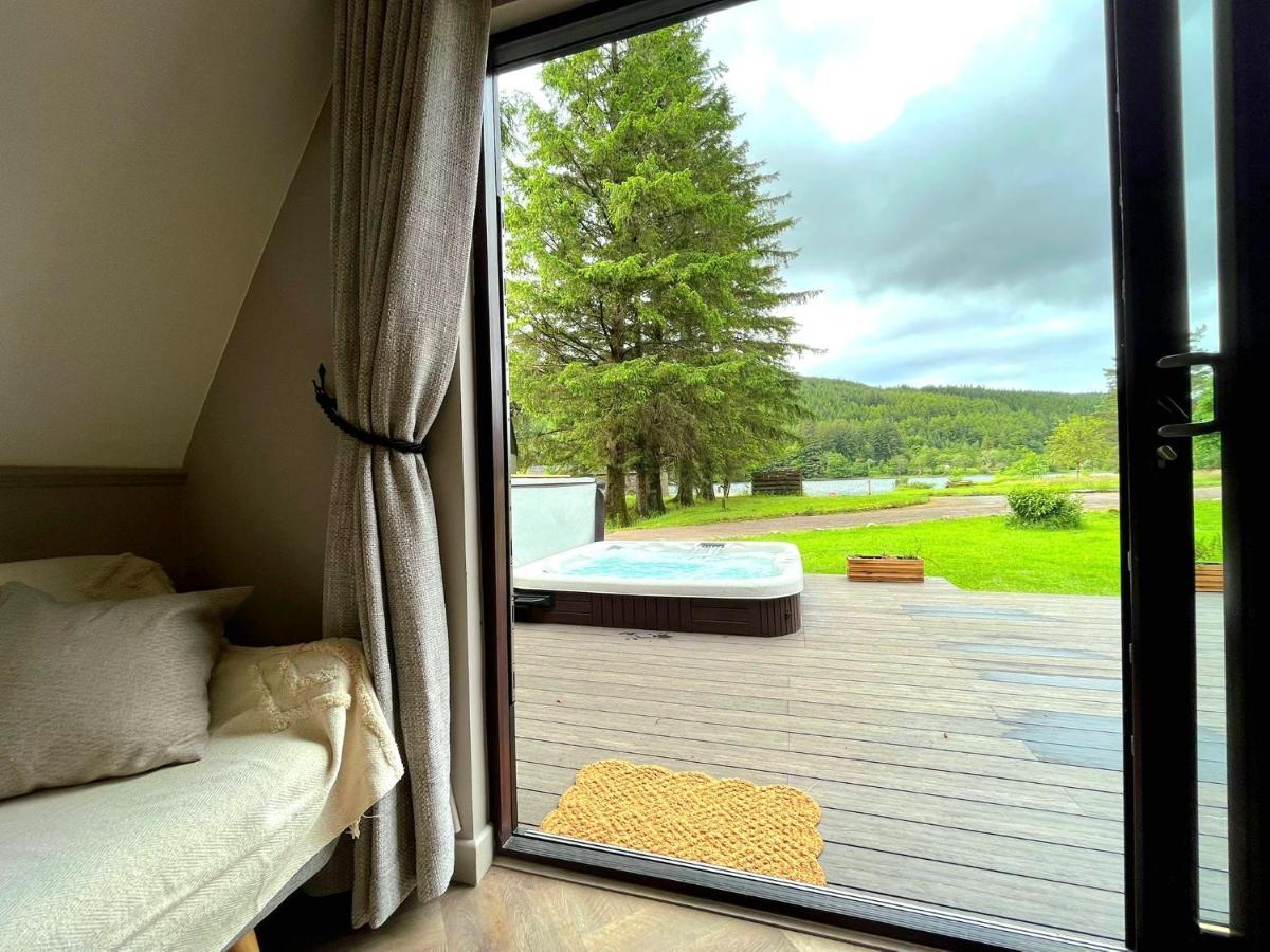 Bonnie Lodge-Lochside Location With Hot Tub Invergarry Exteriér fotografie