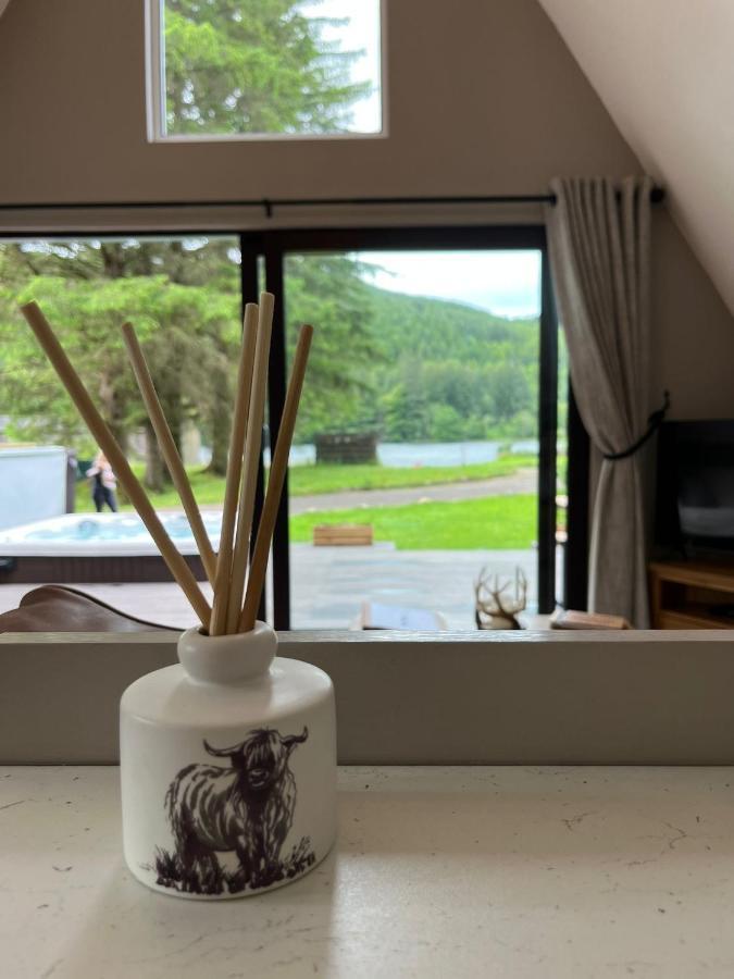 Bonnie Lodge-Lochside Location With Hot Tub Invergarry Exteriér fotografie