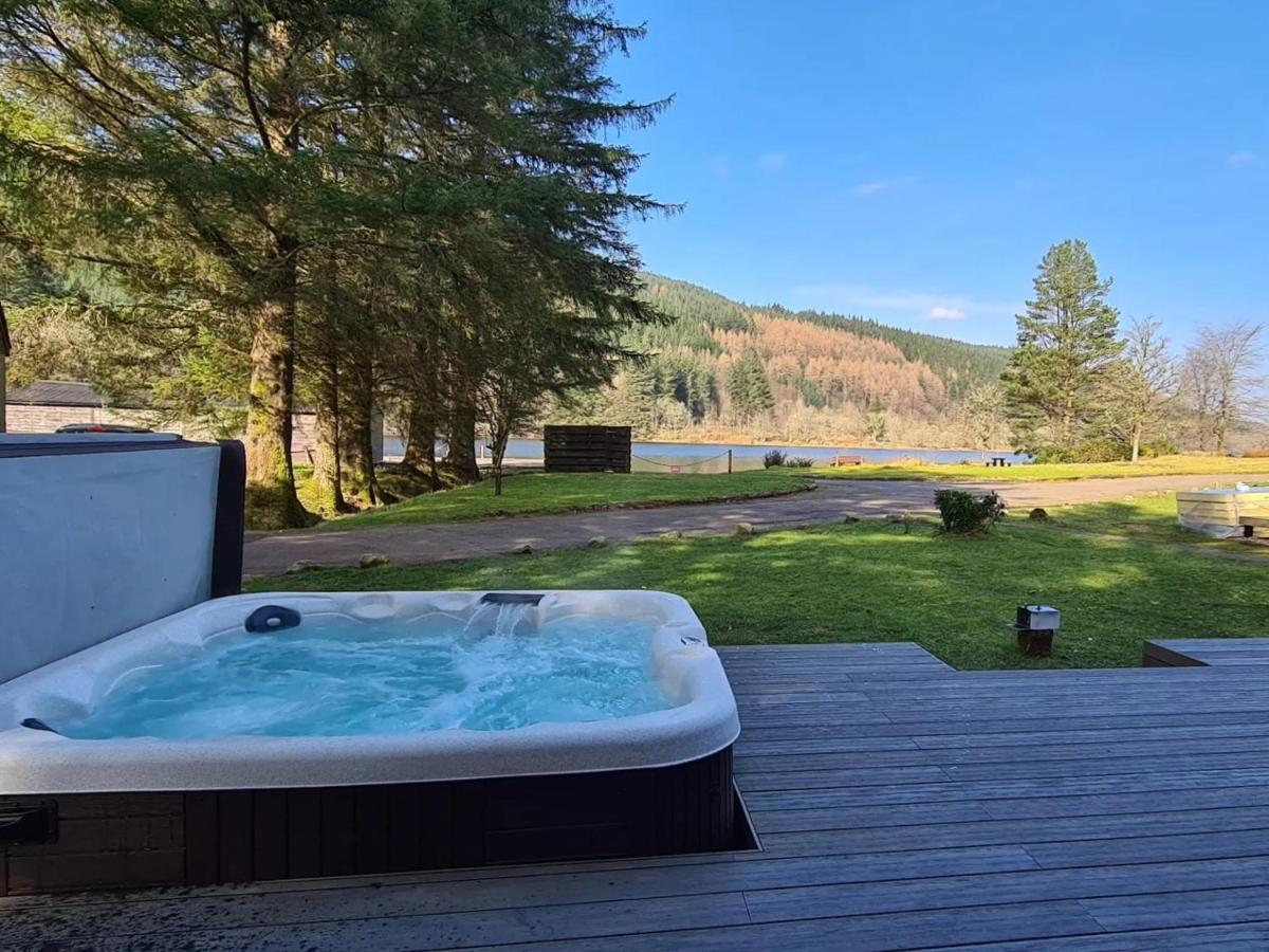 Bonnie Lodge-Lochside Location With Hot Tub Invergarry Exteriér fotografie
